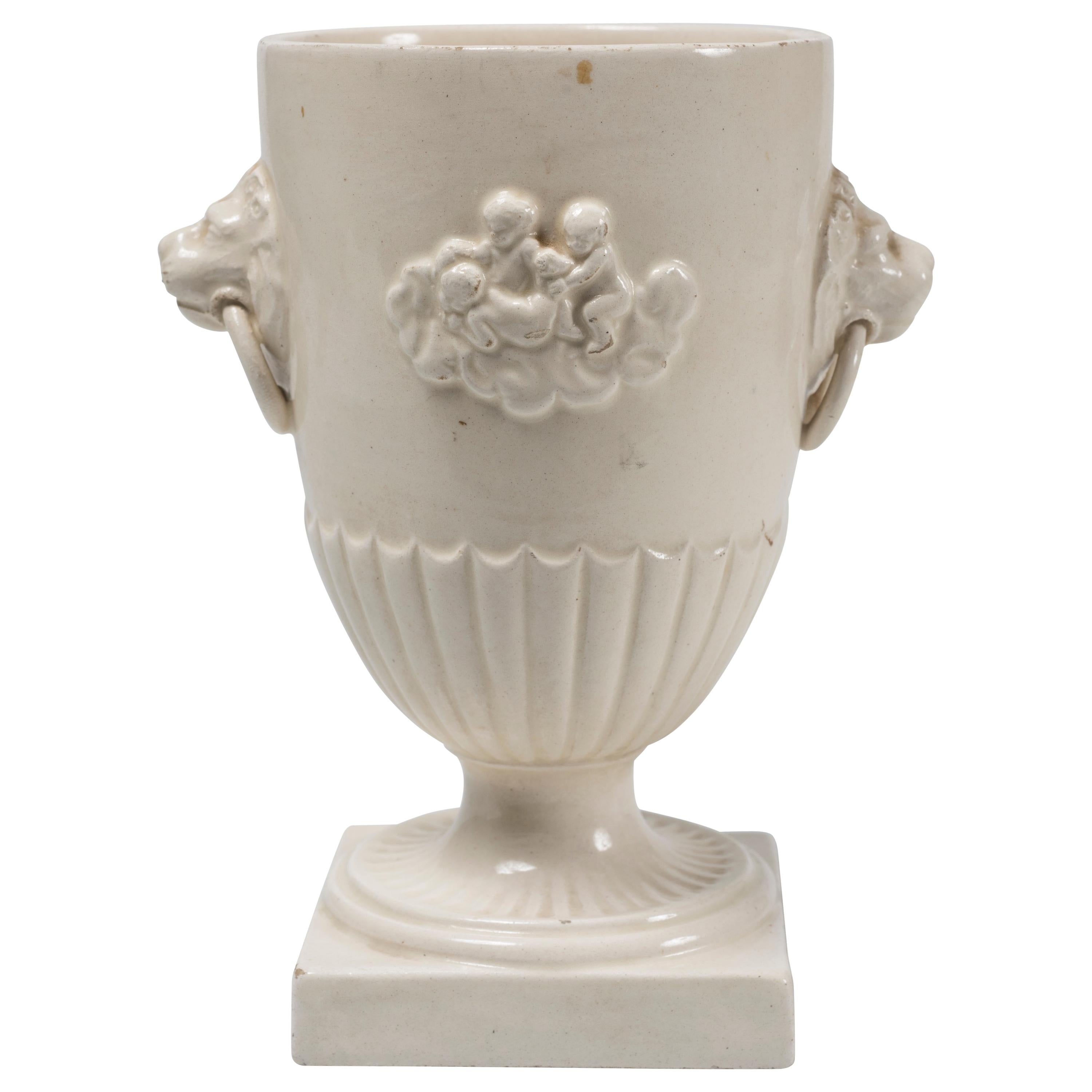 Ancienne tasse à calice blanche de la manufacture Giustiniani de Naples, 19ème siècle
