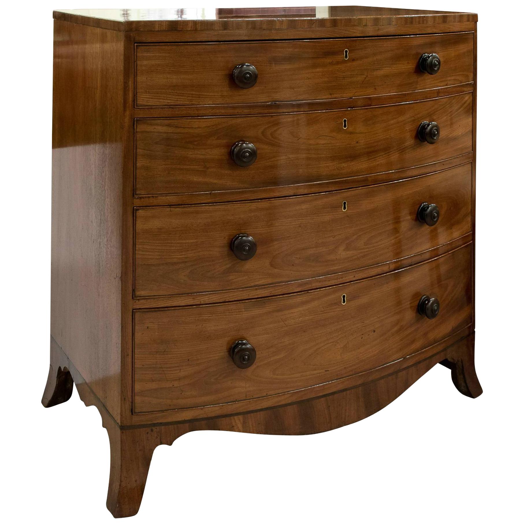 Geo III Mahogany Bow Fronted 4 Drawer Chest of Drawers For Sale