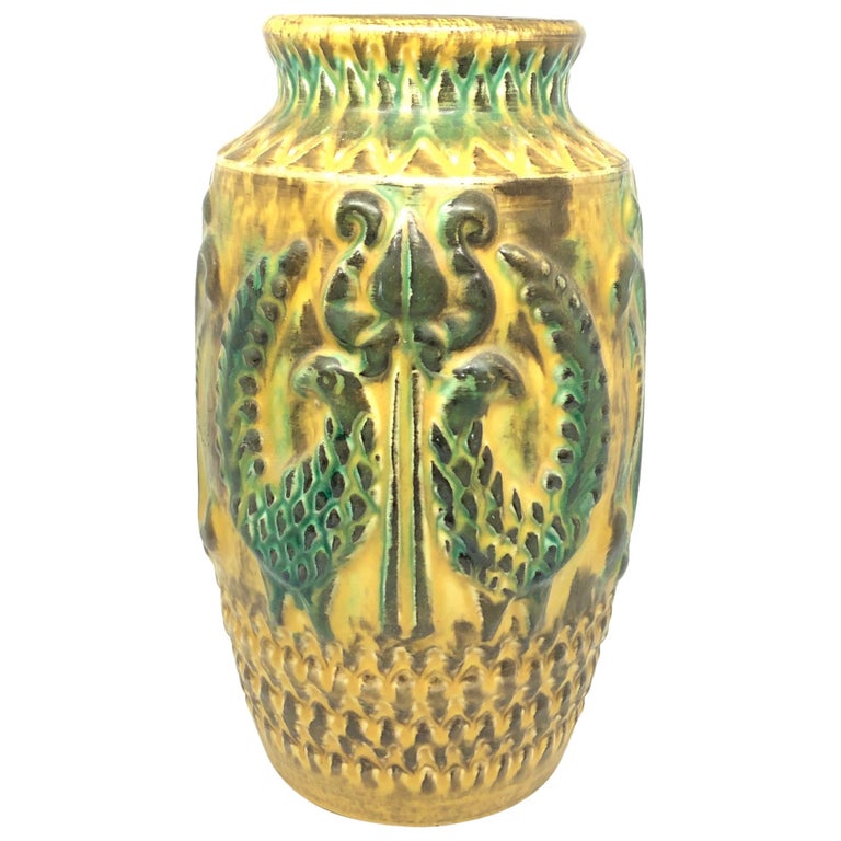 Abstract Pheasant Vintage West German Vase Ceramic Bay Pottery, circa 1970  For Sale at 1stDibs
