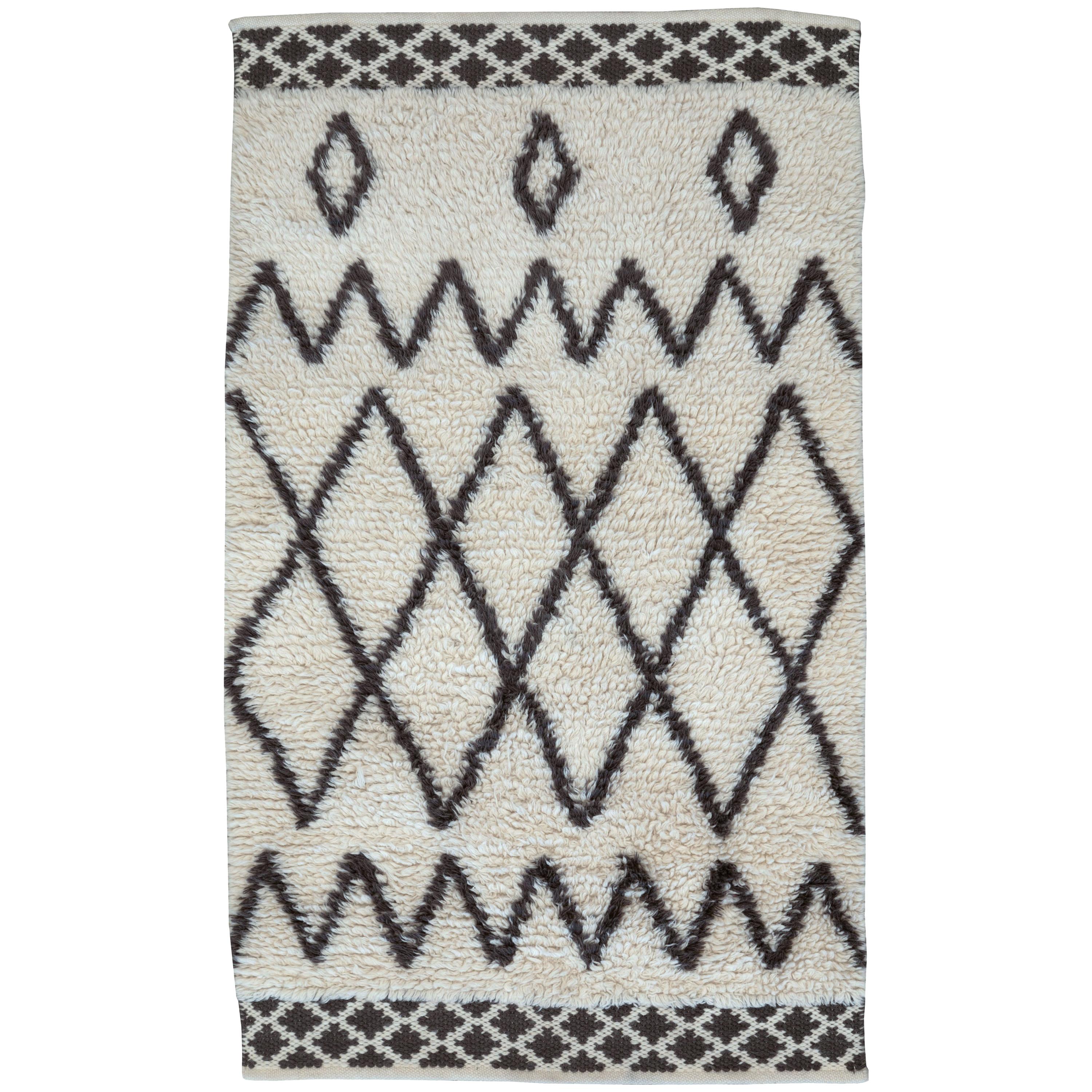 Modern Moroccan Rug