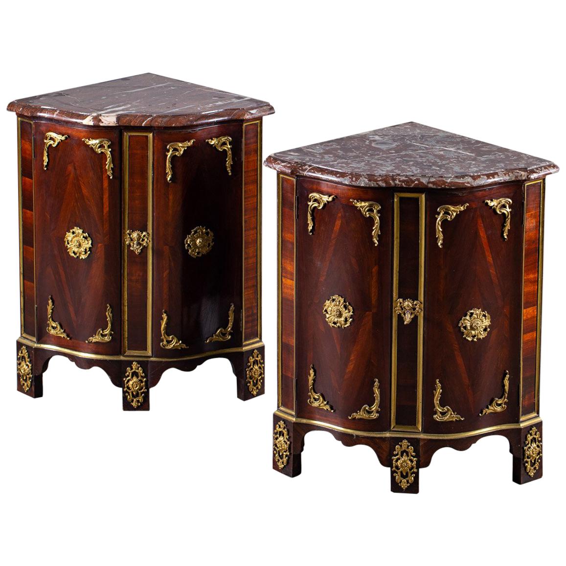 Pair of Antique French Régence Palisander Marble Top Corner Cabinets, circa 1740 For Sale