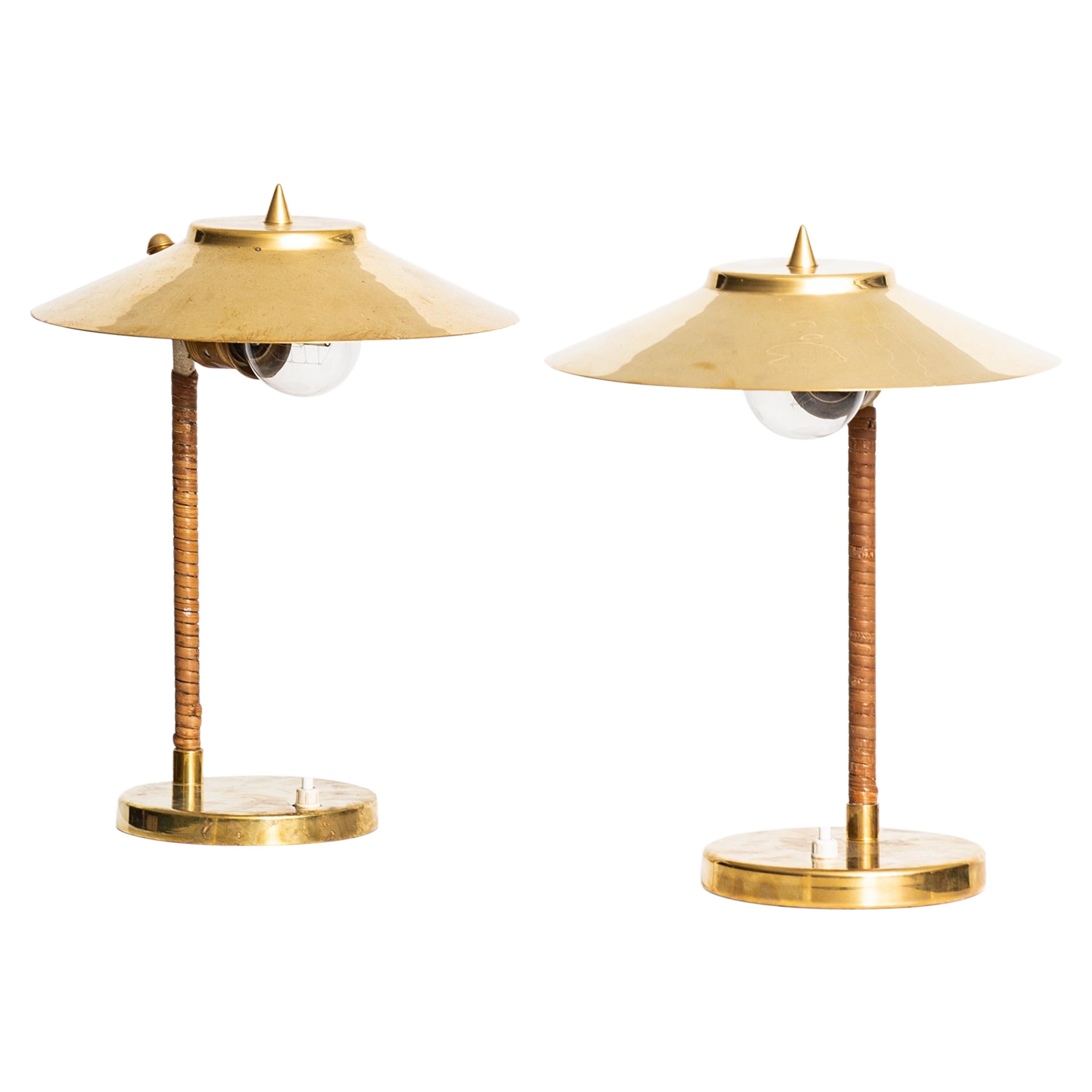 Lampes de table attribuées à Paavo Tynell et produites par Idman en Finlande