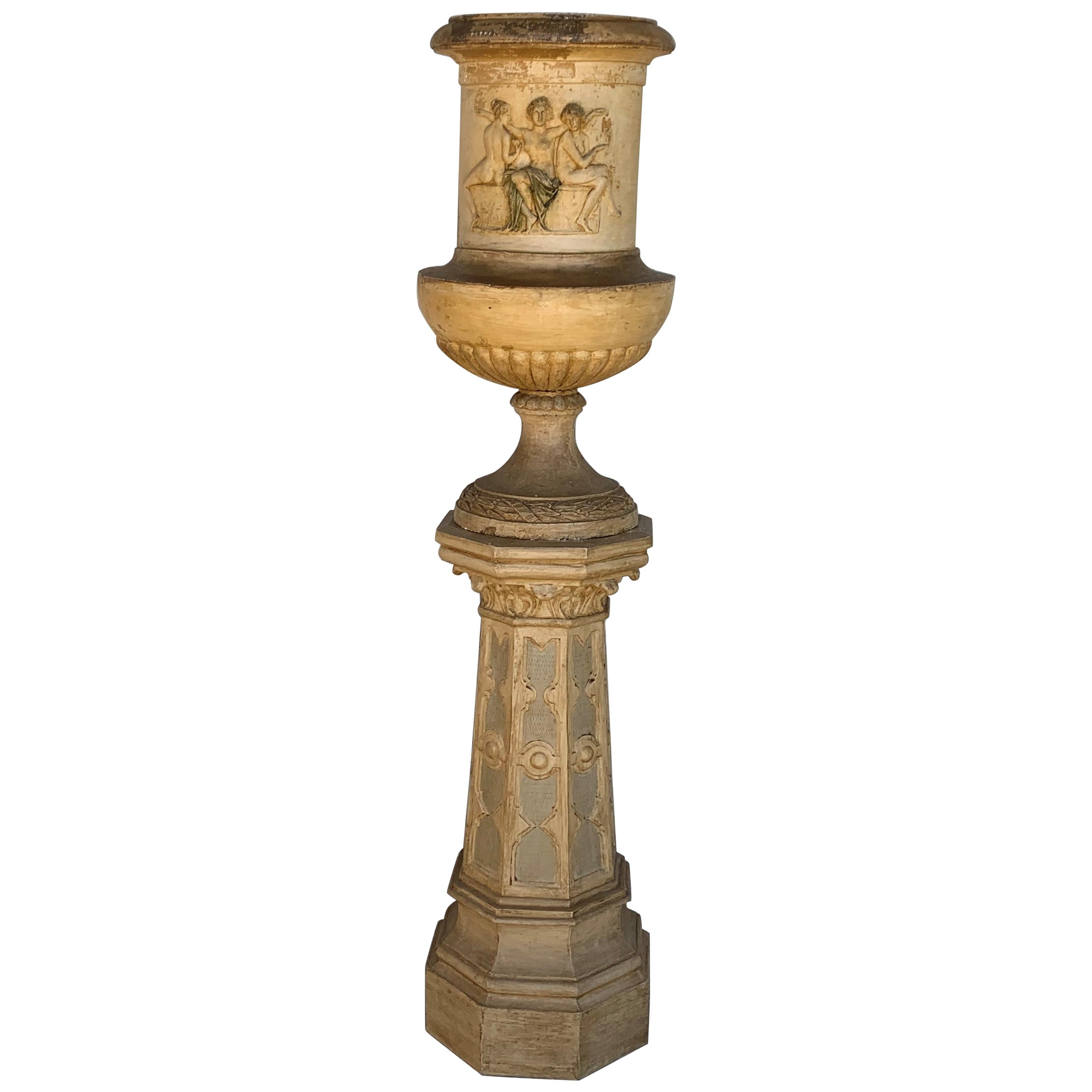Grande urne de jardin néoclassique en terre cuite en forme de campane représentant des déesses