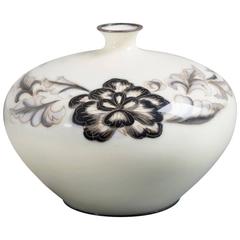 Japanese Cloisonné Cream Enamel Vase by Ando, circa 1930 9