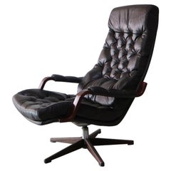 1960s Danish Midcentury Leather Swivel Lounge Chair Very Elegant High Backed