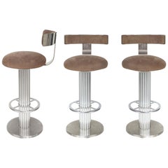 Designs for Leisure Tabourets de bar en acier inoxydable brossé:: circa 1980:: lot de trois