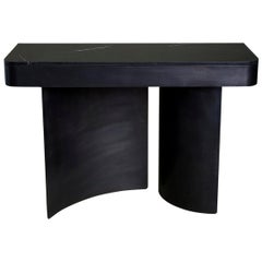 Console Crescent en Acier Noirci Contemporain avec Plateau en Marbre Noir