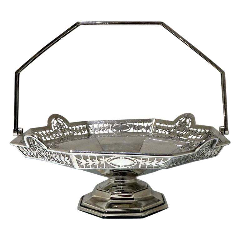 Early 20th Century Antique George V Sterling Silver Cake Basket Sheffield, 1923 For Sale