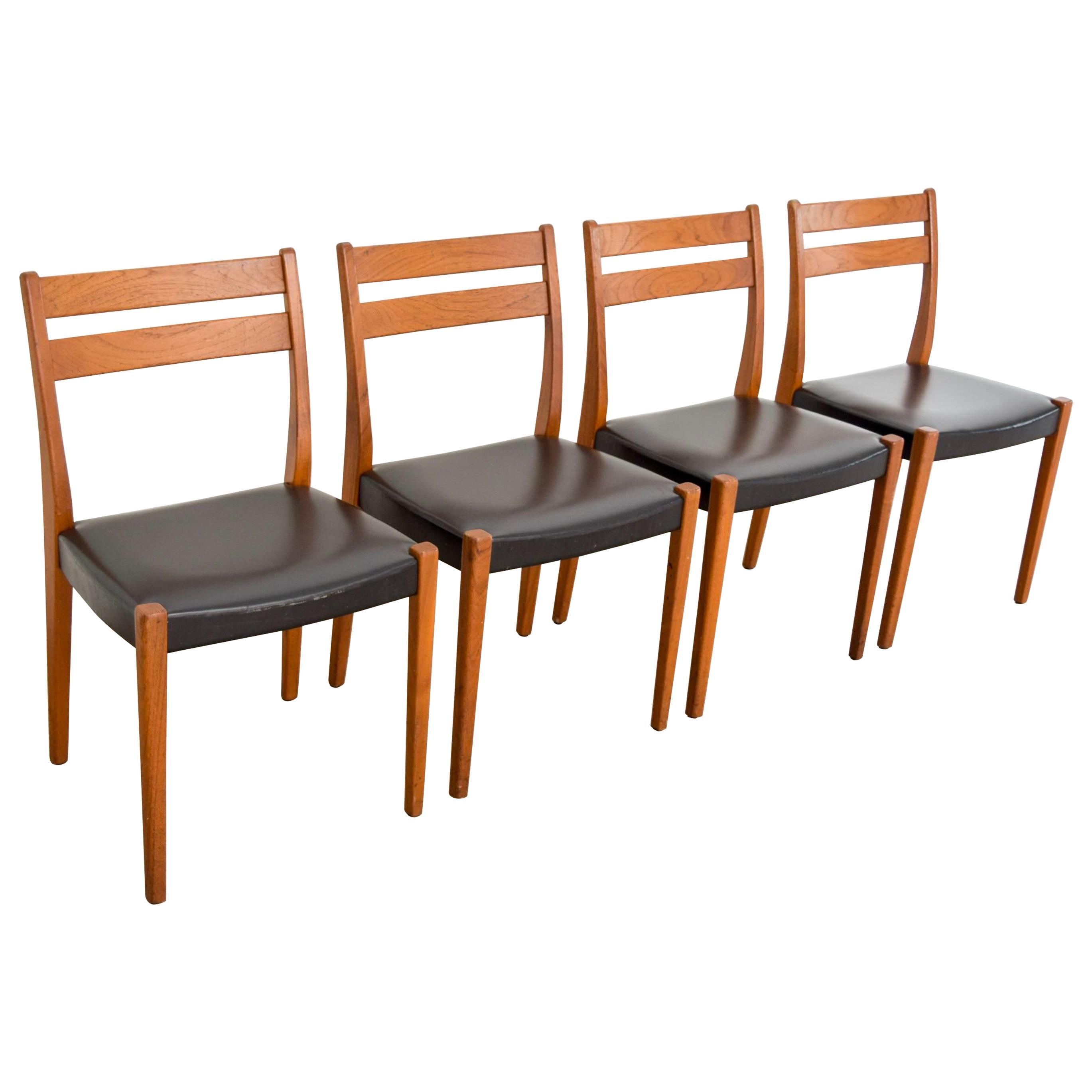 Midcentury Swedish Modern Svegards Markaryd Dining Chairs, 1960s, Set of 4 For Sale