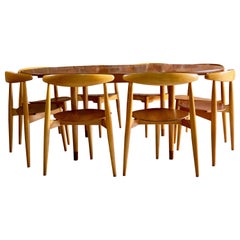 Hans Wegner Dining Table & Eight Chairs Heart Shape Fritz Hansen, Denmark, 1950s