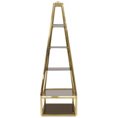 Étagère pyramidale Hollywood Regency en or et verre fumé, France, années 1960