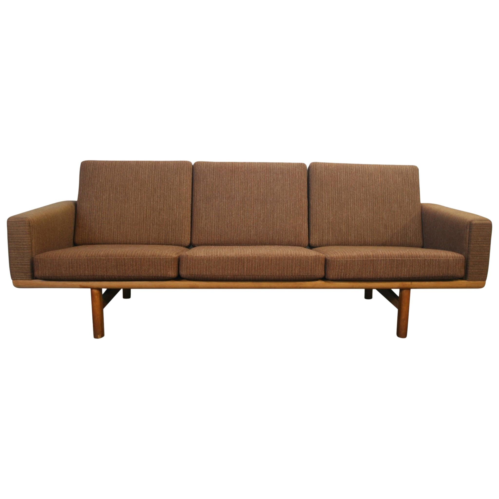 Midcentury Hans Wegner Sofa GE-236/3 GETAMA Solid Oak Brown Wool Upholstery