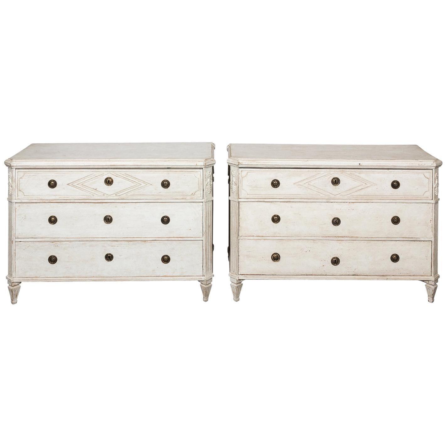 Pair of 20th Century White Painted Commodes For Sale