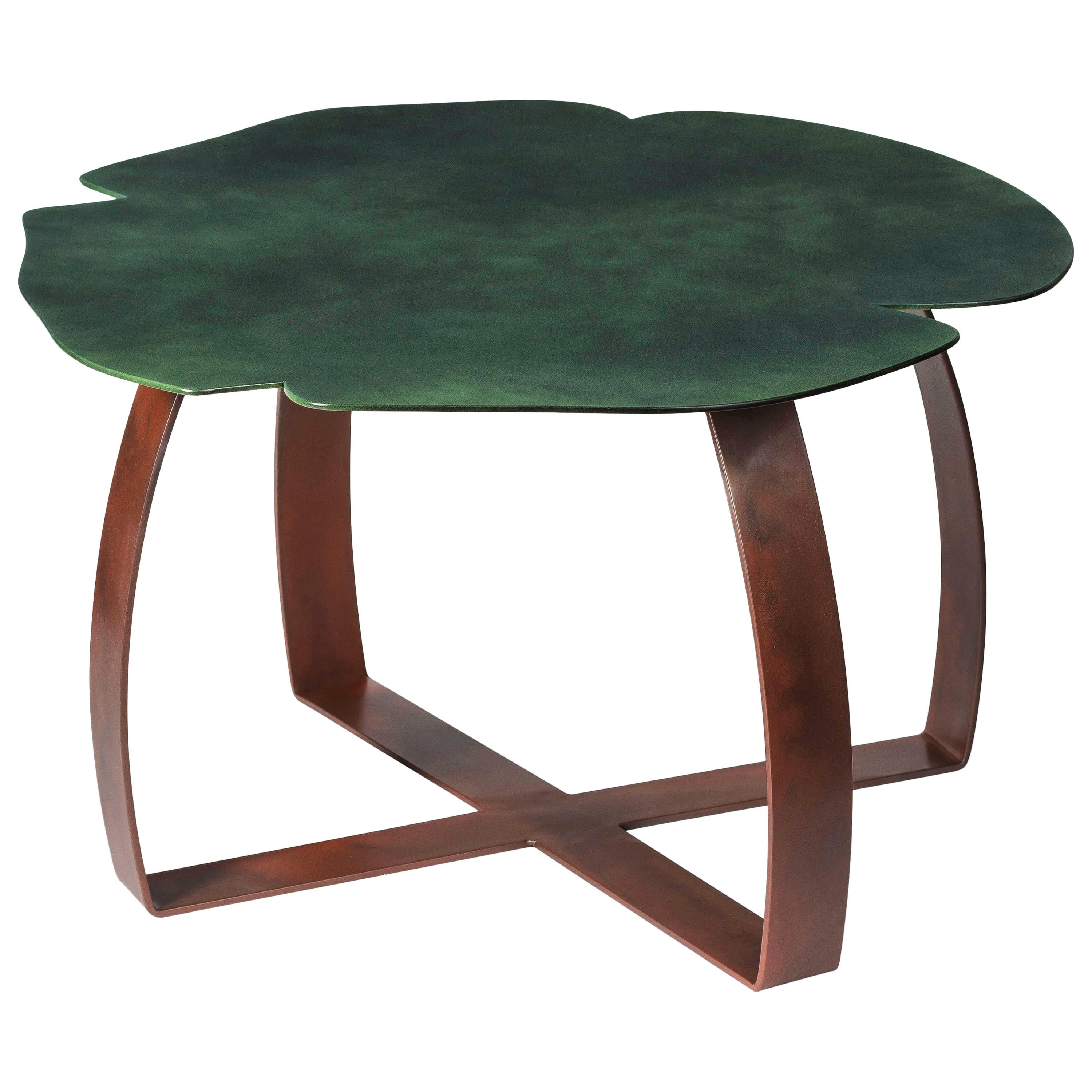 Andy-Tisch, hohe Größe, blumenförmige Form, lackiertes Eisen, Italien im Angebot