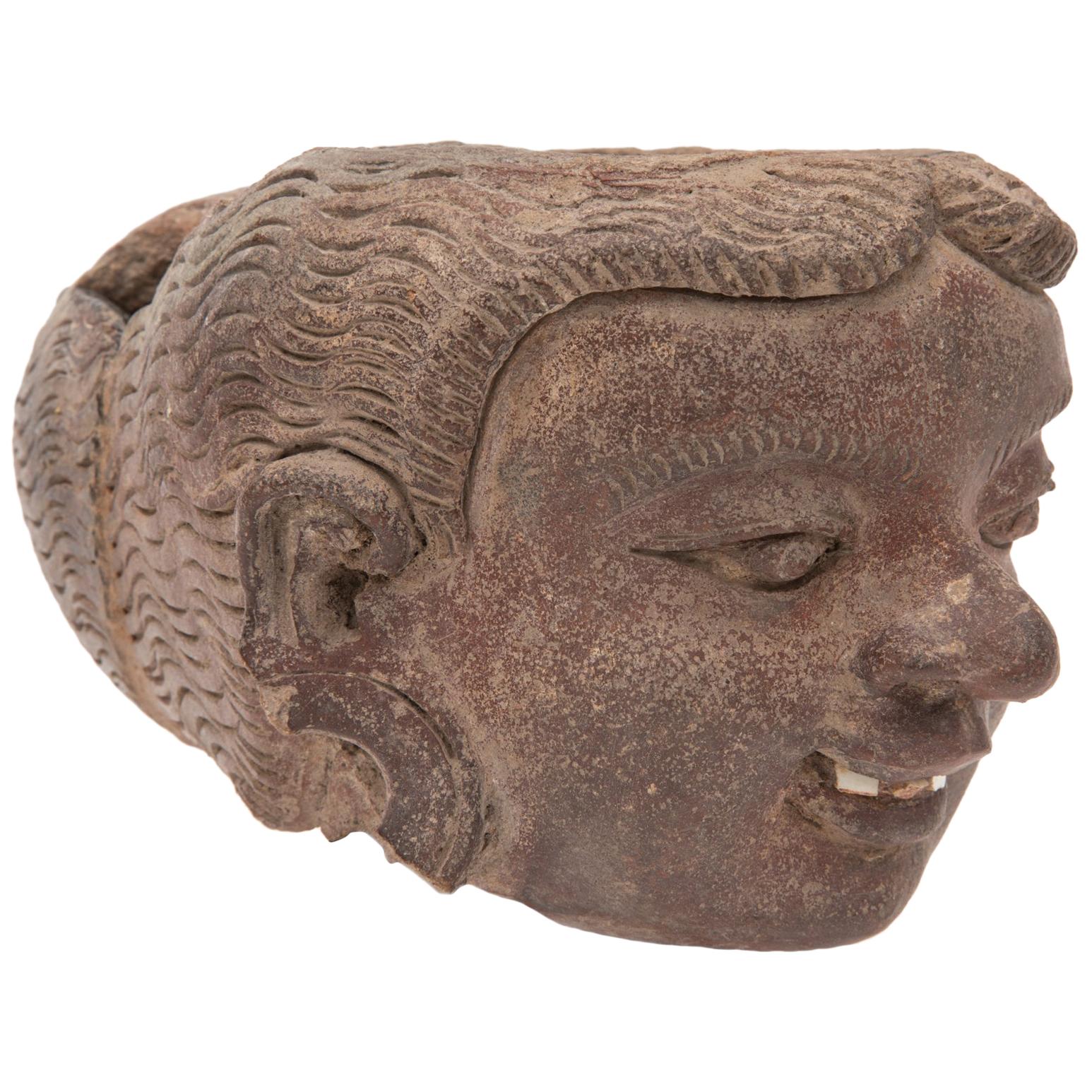 Artefakt, Majapahit Terrakotta-expressionistischer Kopf, Java, 1300 n. Chr. im Angebot