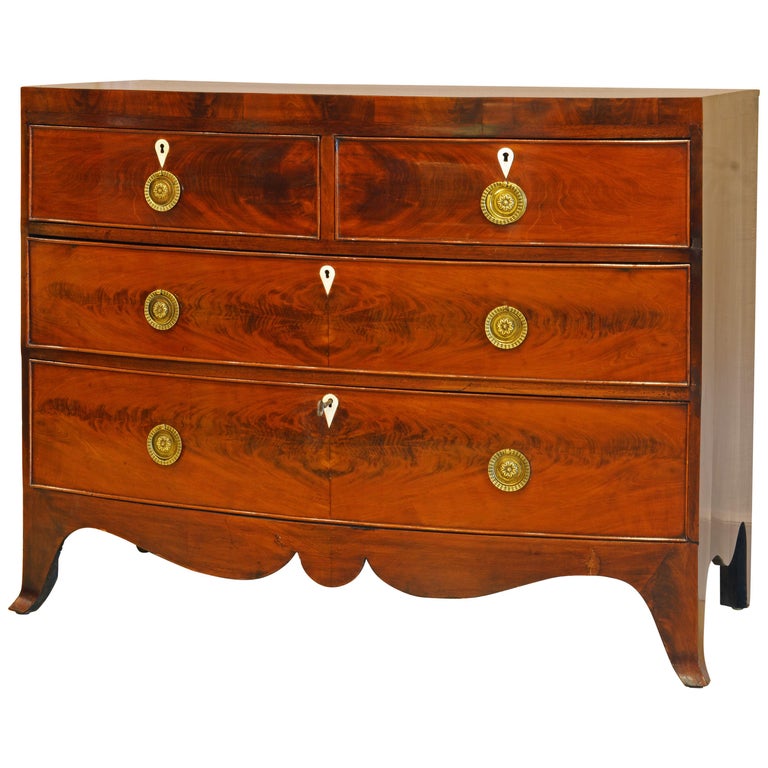 Early 19th Century George III Bow Front Caddy Top Mahogany Chest of Drawers