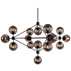 Lampadario a 15 globi Modo in nero e fumo di Jason Miller per Roll & Hill