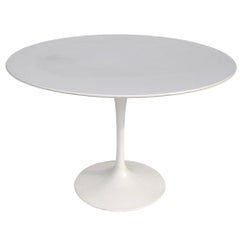 Contemporary Knoll Eero Saarinen Dining Table