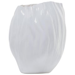 "Shui" Porcelain Vase by Xie Dong