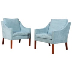 Børge Mogensen Pair of Lounge Chairs in Original Microfiber Fabric, Model 2207
