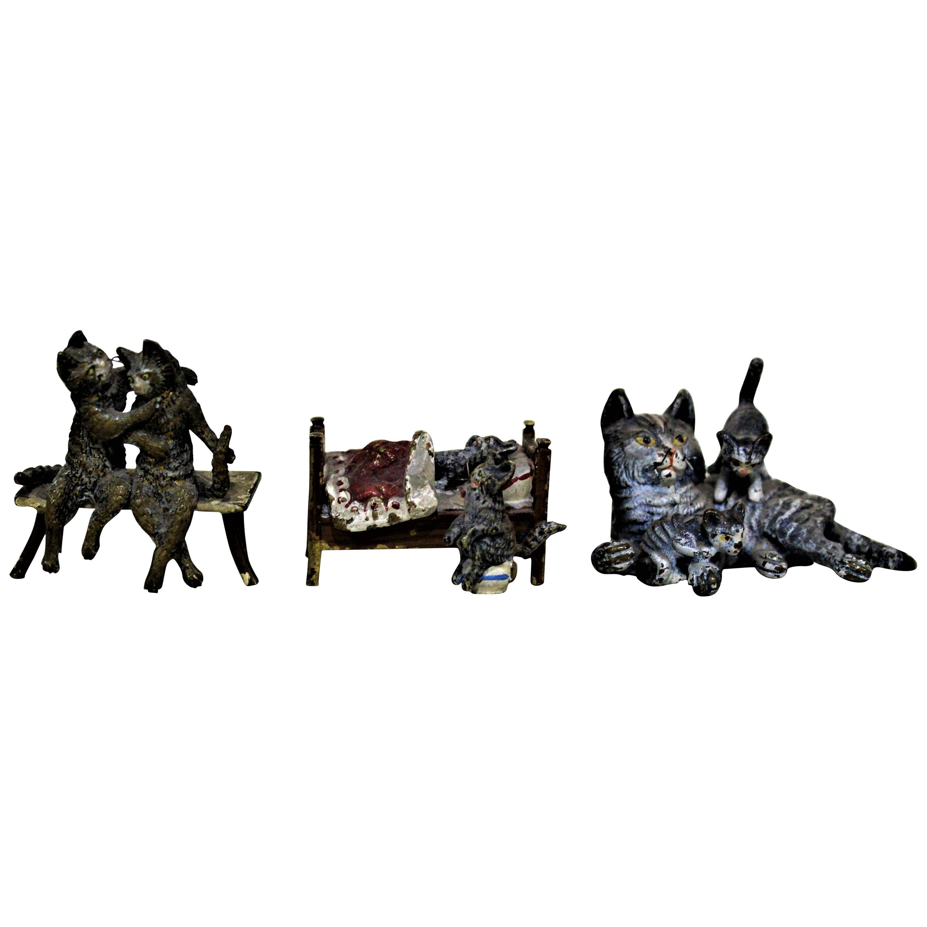 Miniature Bronze Figurine Kitten with mug sculpture art manual processing rare 