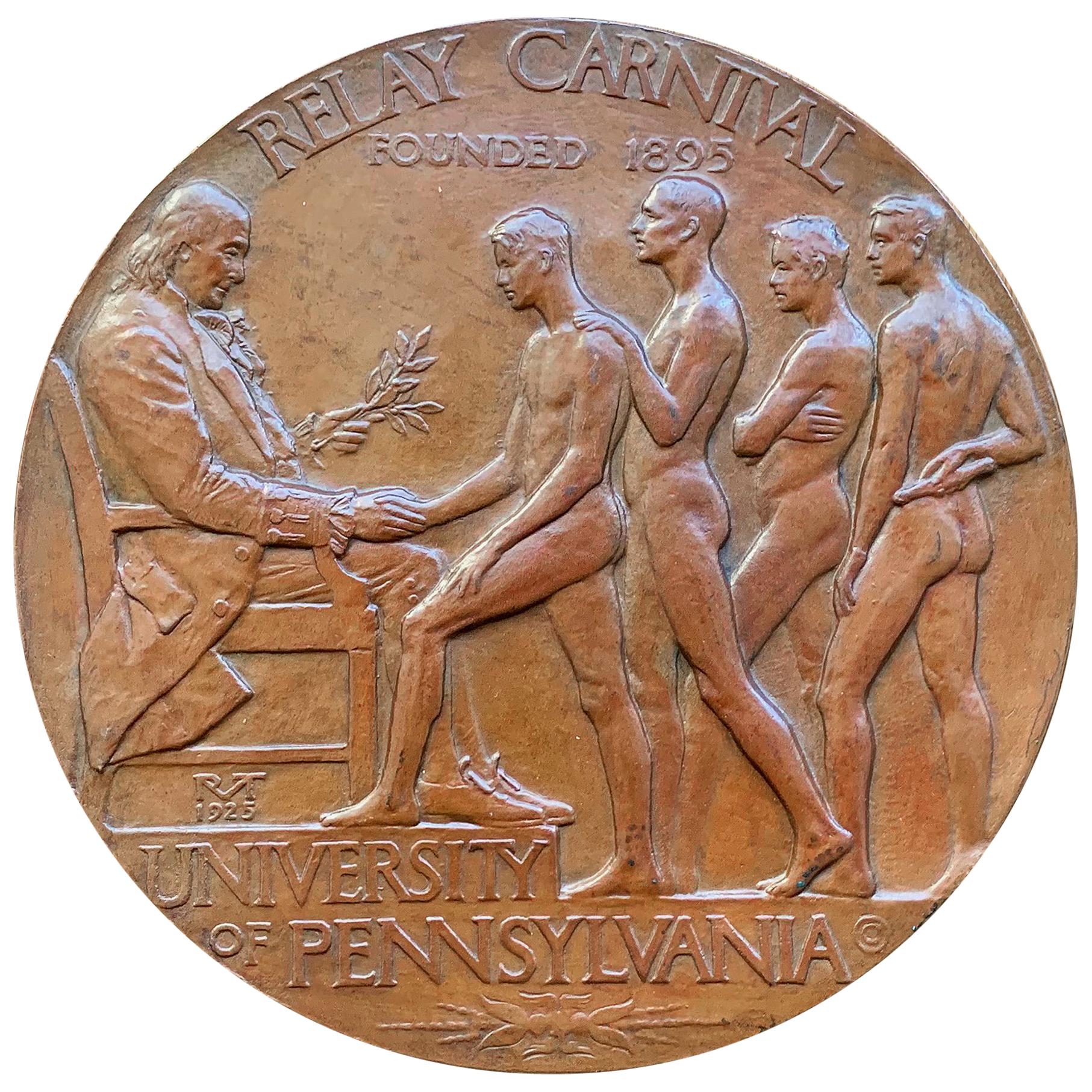 Rare plaque en bronze célébrant Penn Relays avec des nus masculins, par Tait McKenzie en vente