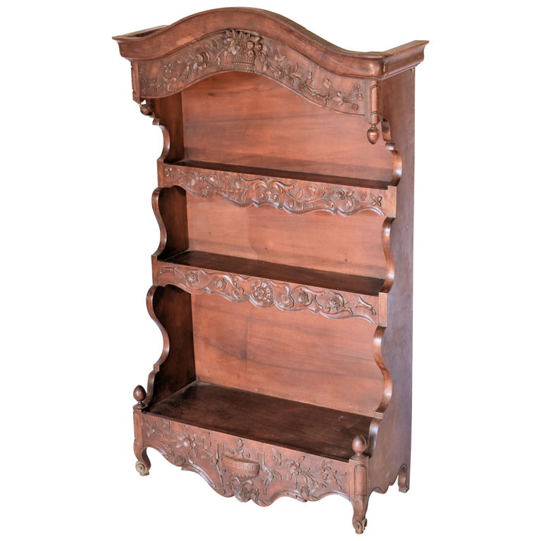 19th Century French Louis XV Carved Walnut Étagère Shelf For Sale