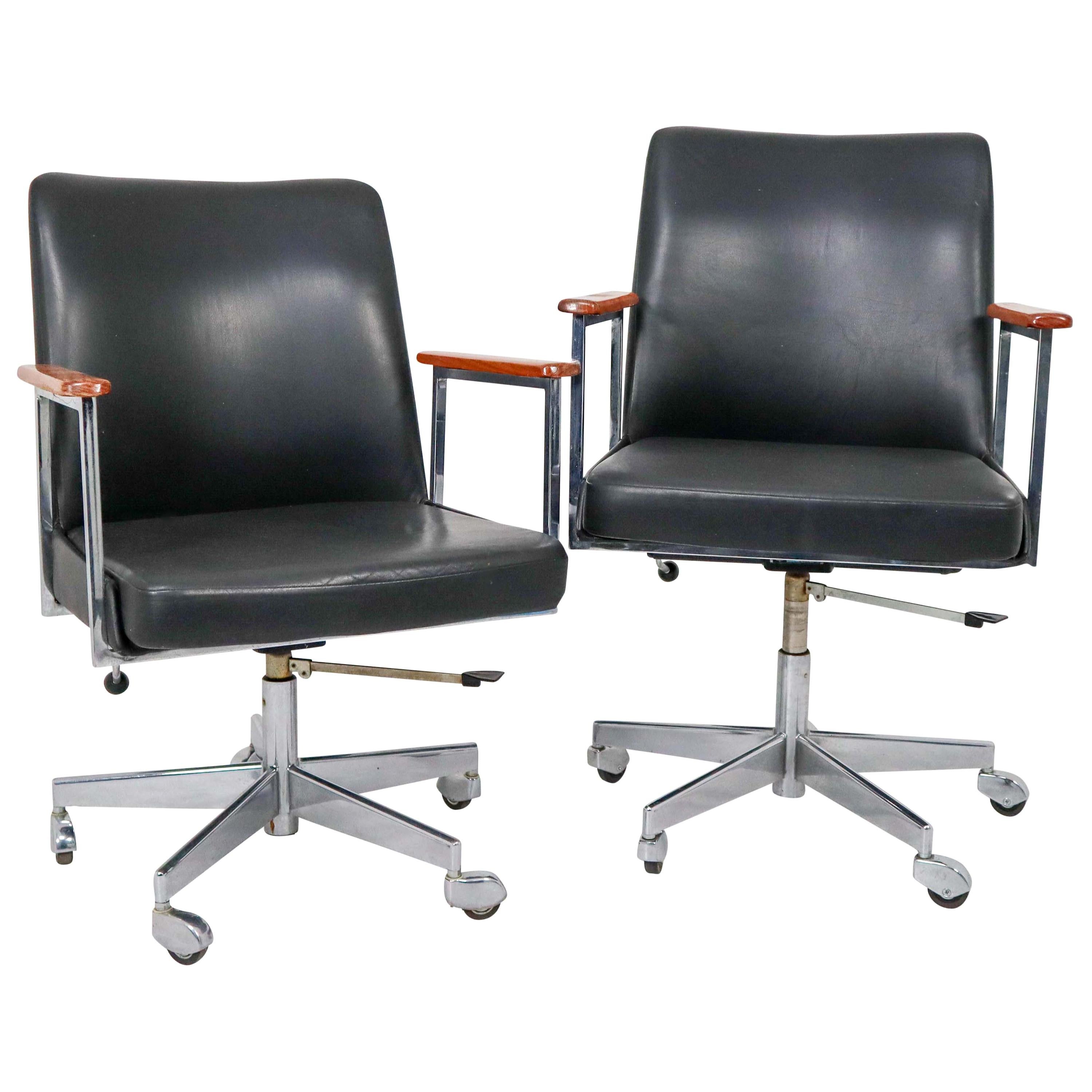 Mid-Century Modern Black Leather Office Armchairs Manufactured by Mauser 1960s