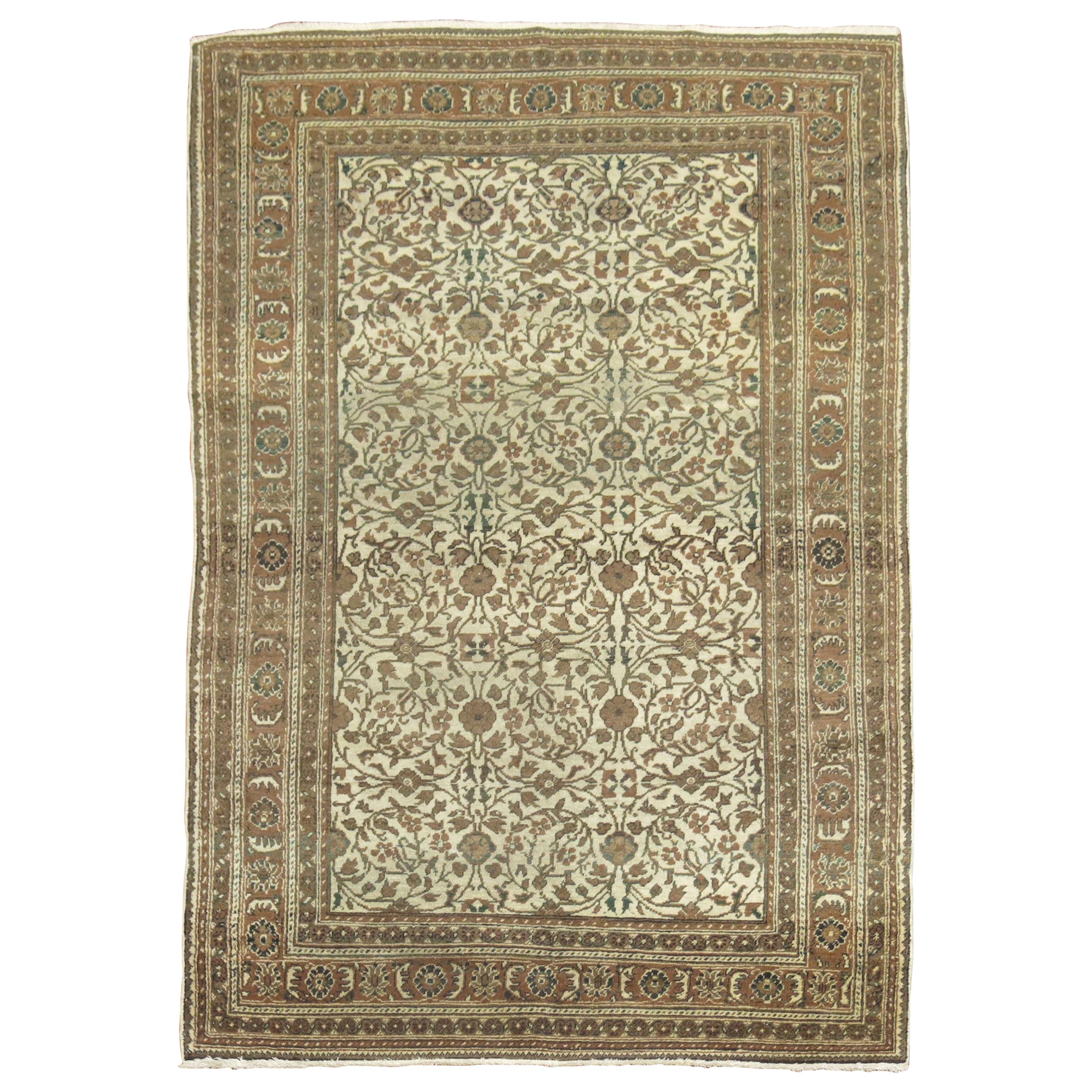 Neutraler türkischer Vintage-Teppich 4' x 6'
