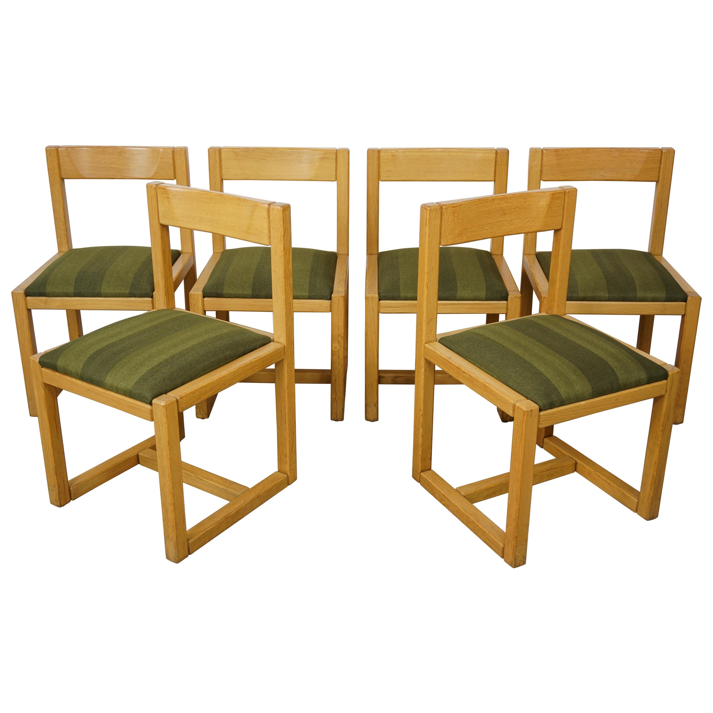 Ensemble de 6 chaises de salle à manger en bois et tissu de style scandinave en vente