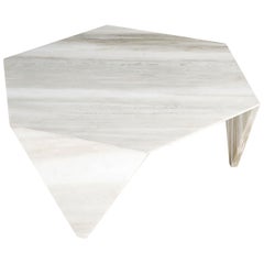 Petite table Ruche, en marbre blanc Nouveau Calacatta, Italie