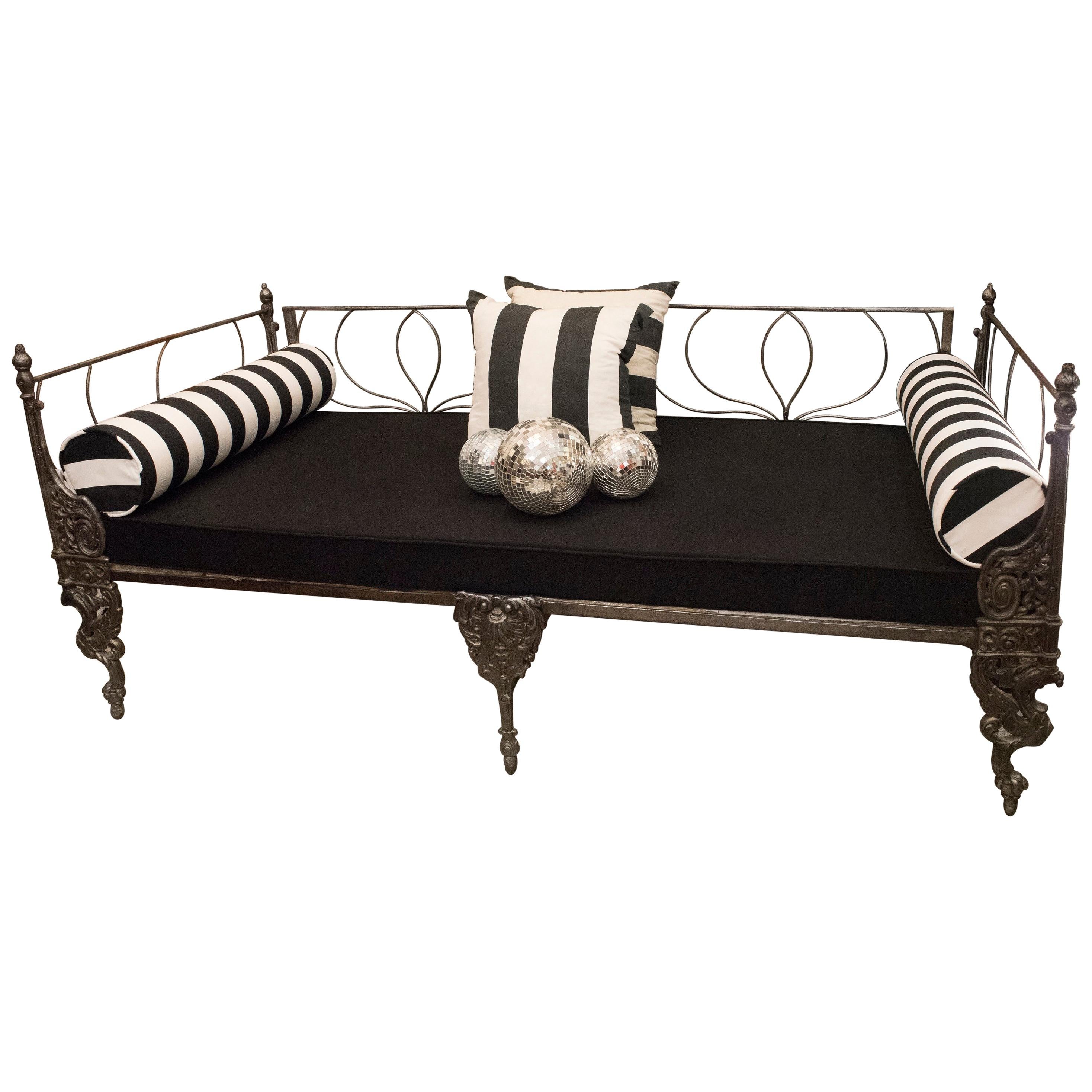 19th Century Napoleon III French Black Cast Iron Daybed