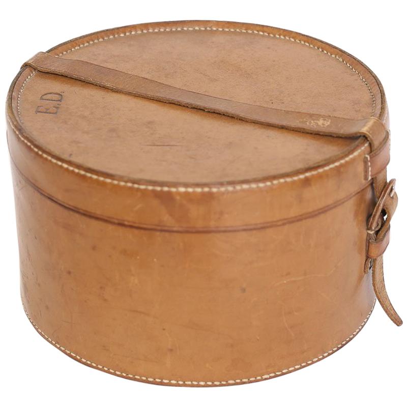 Antique Leather Gentleman's Collar Box