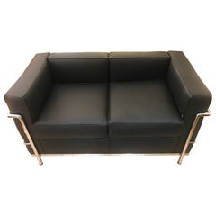 Le Corbusier - LC2 2-Seat Sofa in Black Grained Leather