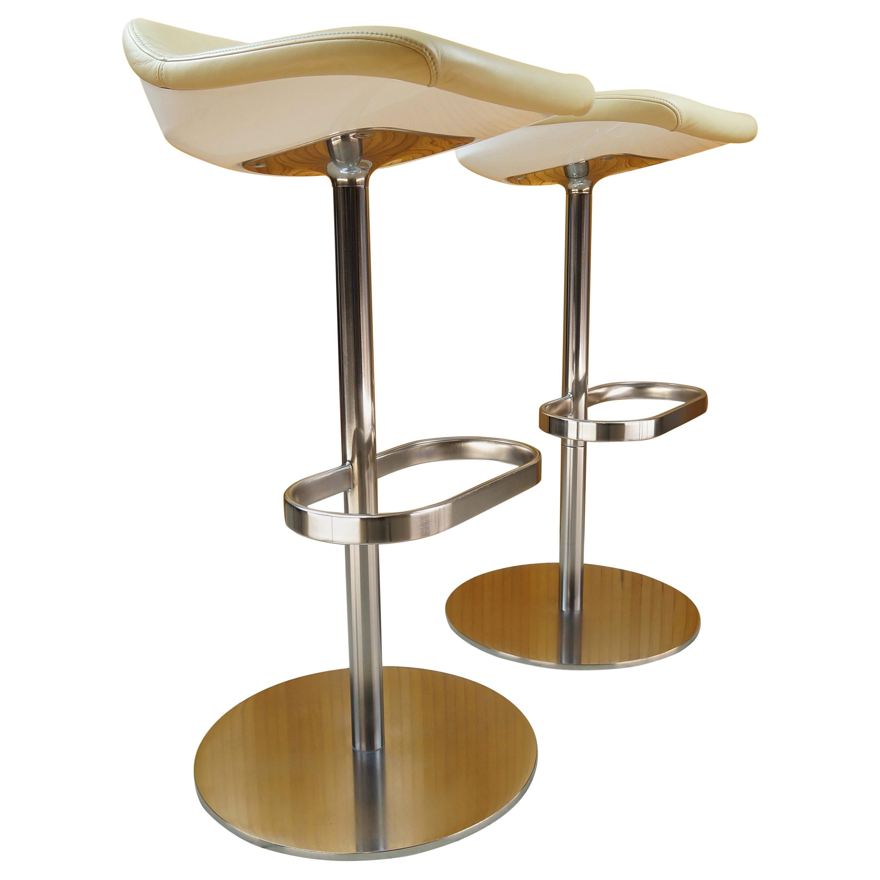 Pair of Cream Leather Walter Knoll Turtle Bar / Counter Stools, Pearson Lloyd