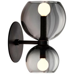 Betty, lampada a incasso su ordinazione di Lightmaker Studio in ottone annerito