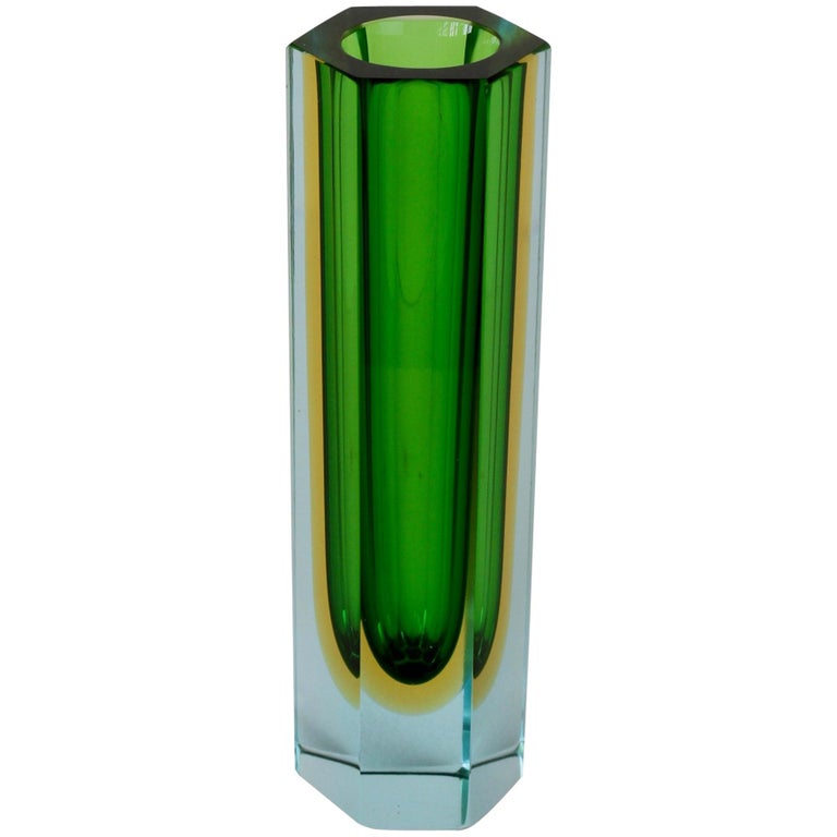 Faceted Murano 'Sommerso' Glass Vase Attributed to Mandruzzato, circa 1960-1969 For Sale