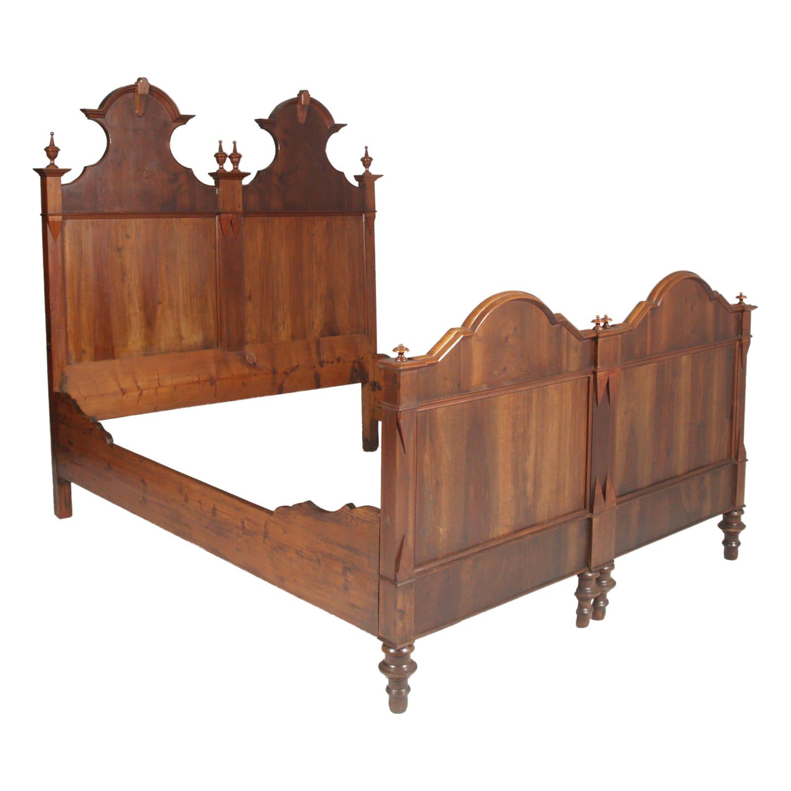 Italy 19th Century Majestic Double Bed in Walnut Restored and Polished to Wax For Sale