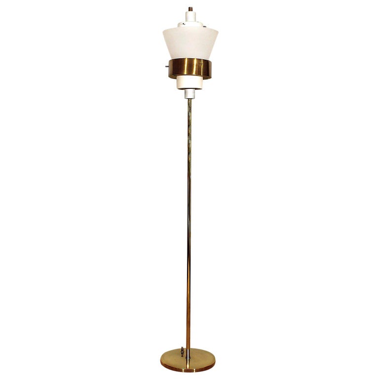 1950s Standing Lamp by Stilnovo, Brass and Lucite Lampshade, Italy For Sale  at 1stDibs