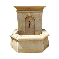 Fuente de pared francesa contemporánea