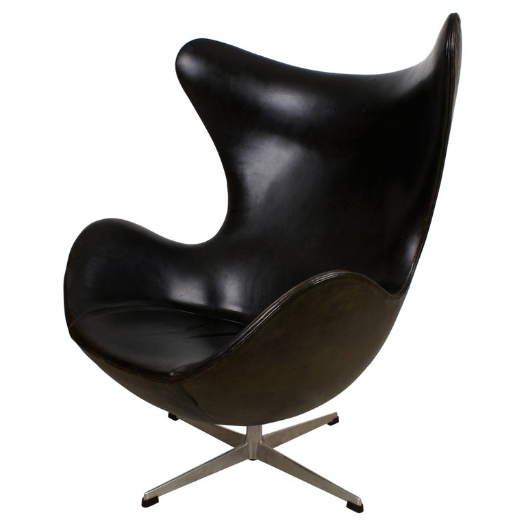 Arne Jacobsen Early Egg Chair in Black Leather, Fritz Hansen, 1958