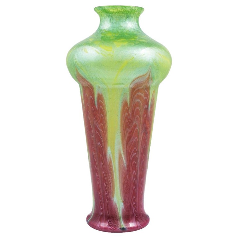 Large Loetz Vase Titania Gre6388, circa 1909 Rare Decor "Maigrün Mit Rosa" For Sale