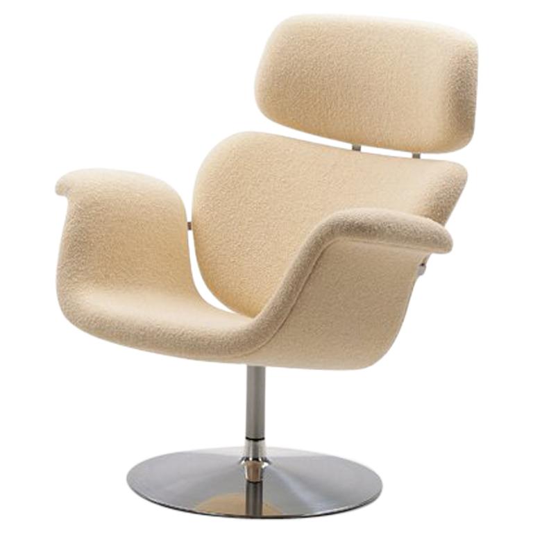 Fauteuil Artifort Tulip blanc avec base pivotante de Pierre Paulin