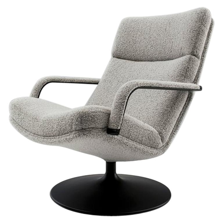 Customizable Artifort F142 Chair  by Geoffrey D. Harcourt RDI For Sale