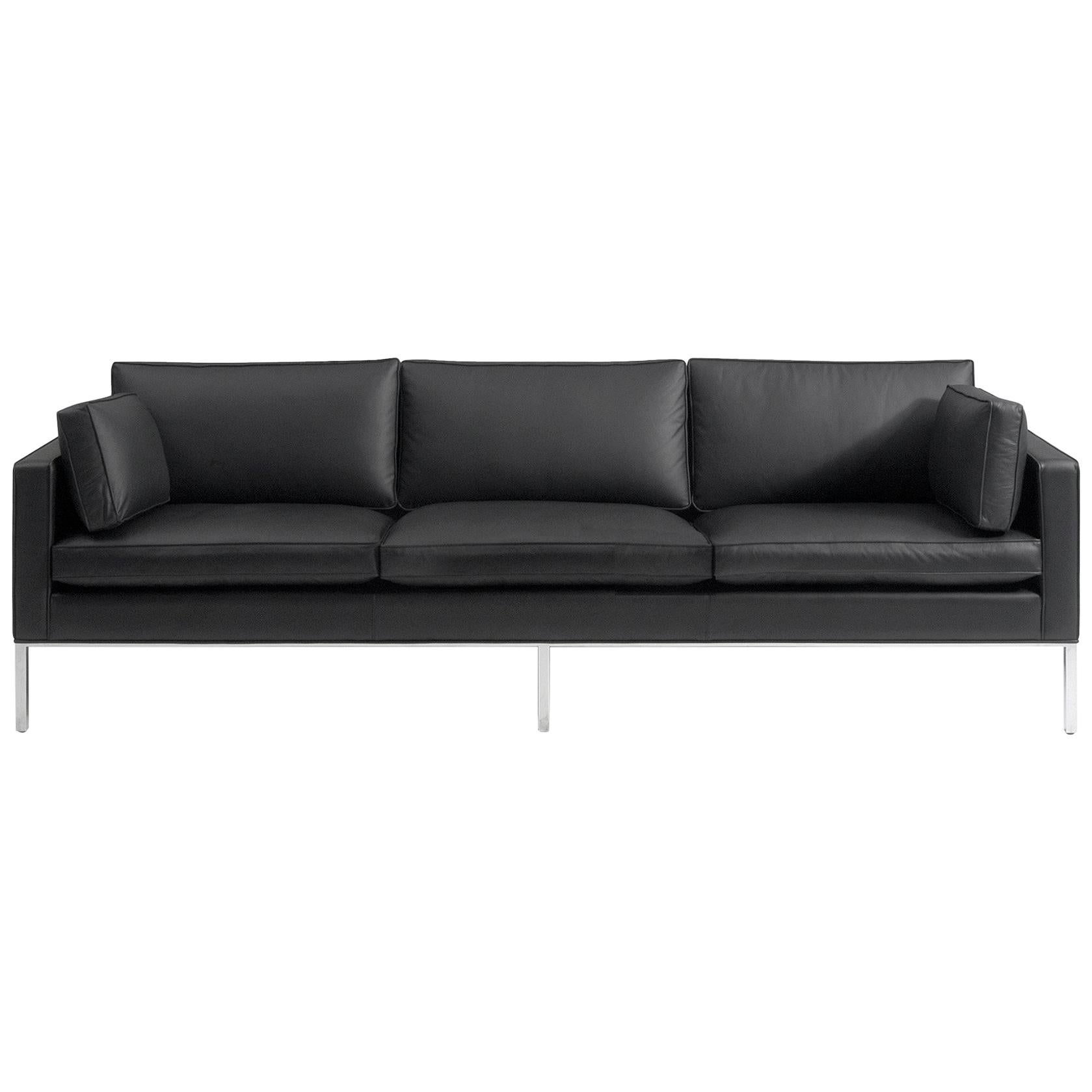 Customizable Artifort 905 Sofa in leather by Artifort Design Group For Sale