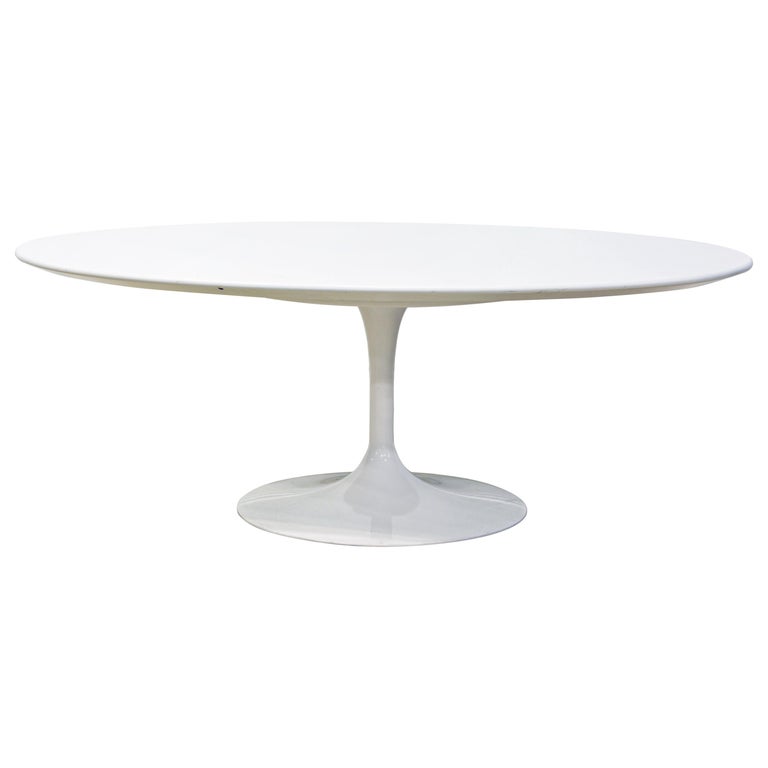 White Oval Tulip Coffee Table By Eero Saarinen For Knoll