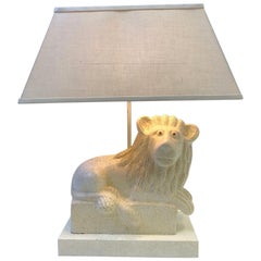 Italienische Löwentischlampe aus Keramik von Steve Chase