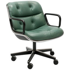 Fauteuil de bureau pivotant Charles Pollock en cuir vert émeraude par Knoll