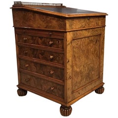 Superb Quality Burr Walnut Early Victorian Period by Gillows of Lancaster