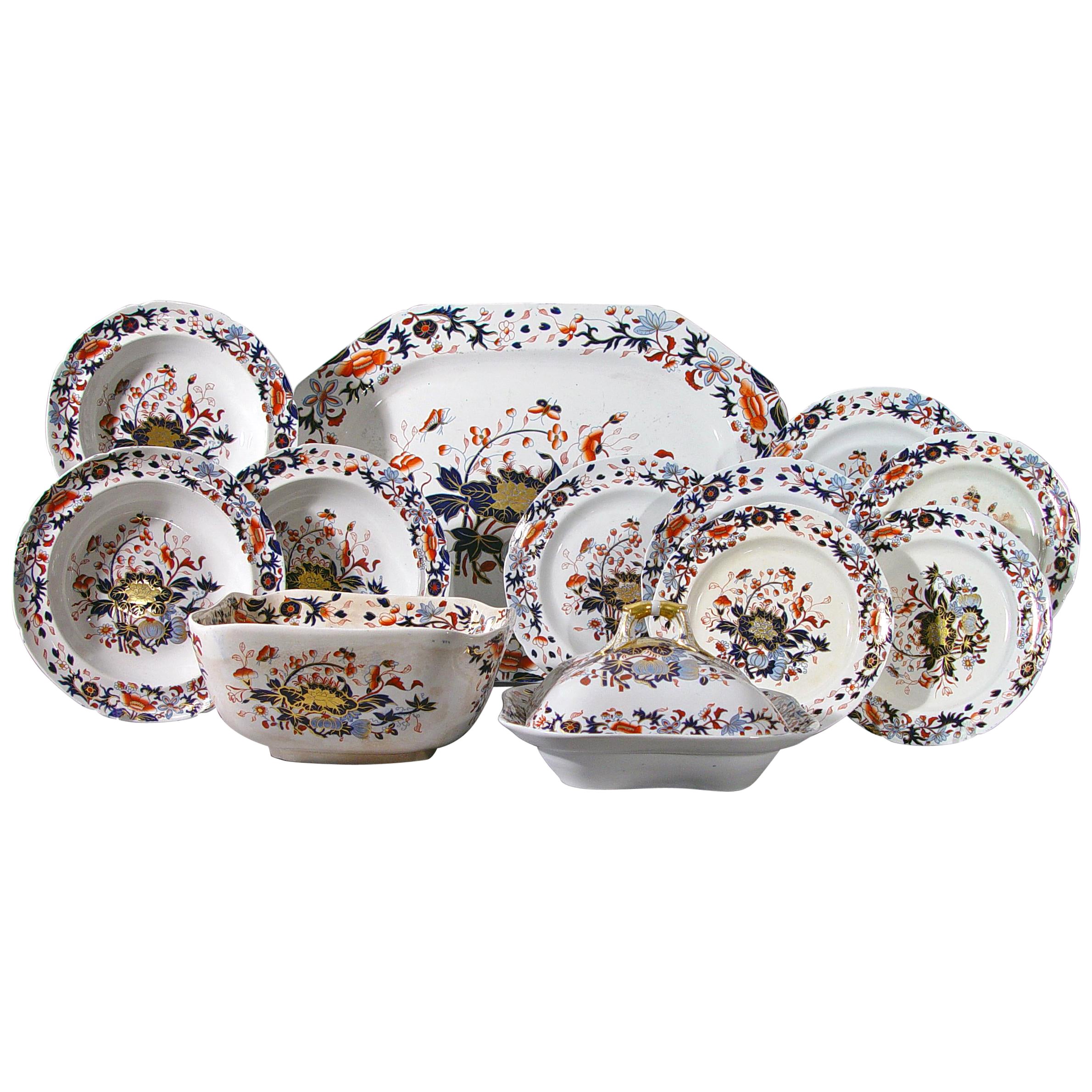 Spode New Stone China Dinner Service Eighty Four Pieces, Pattern #3504 en vente
